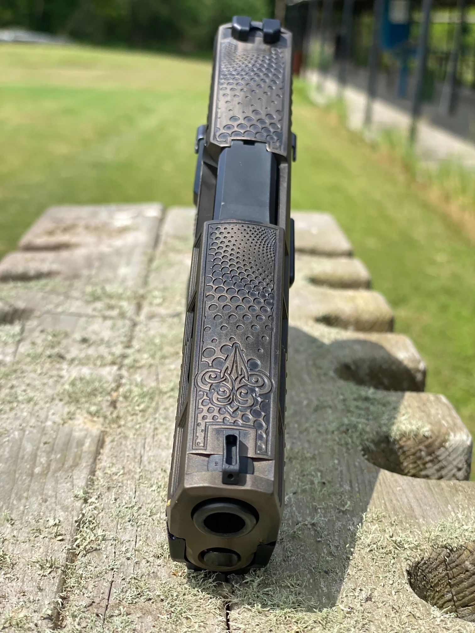 Rougaroux engraved trippy delis 1